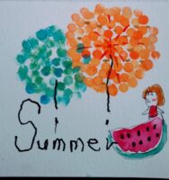 summerと書かれたイラスト。スイカの上に女性が座り、花火が上がっている。