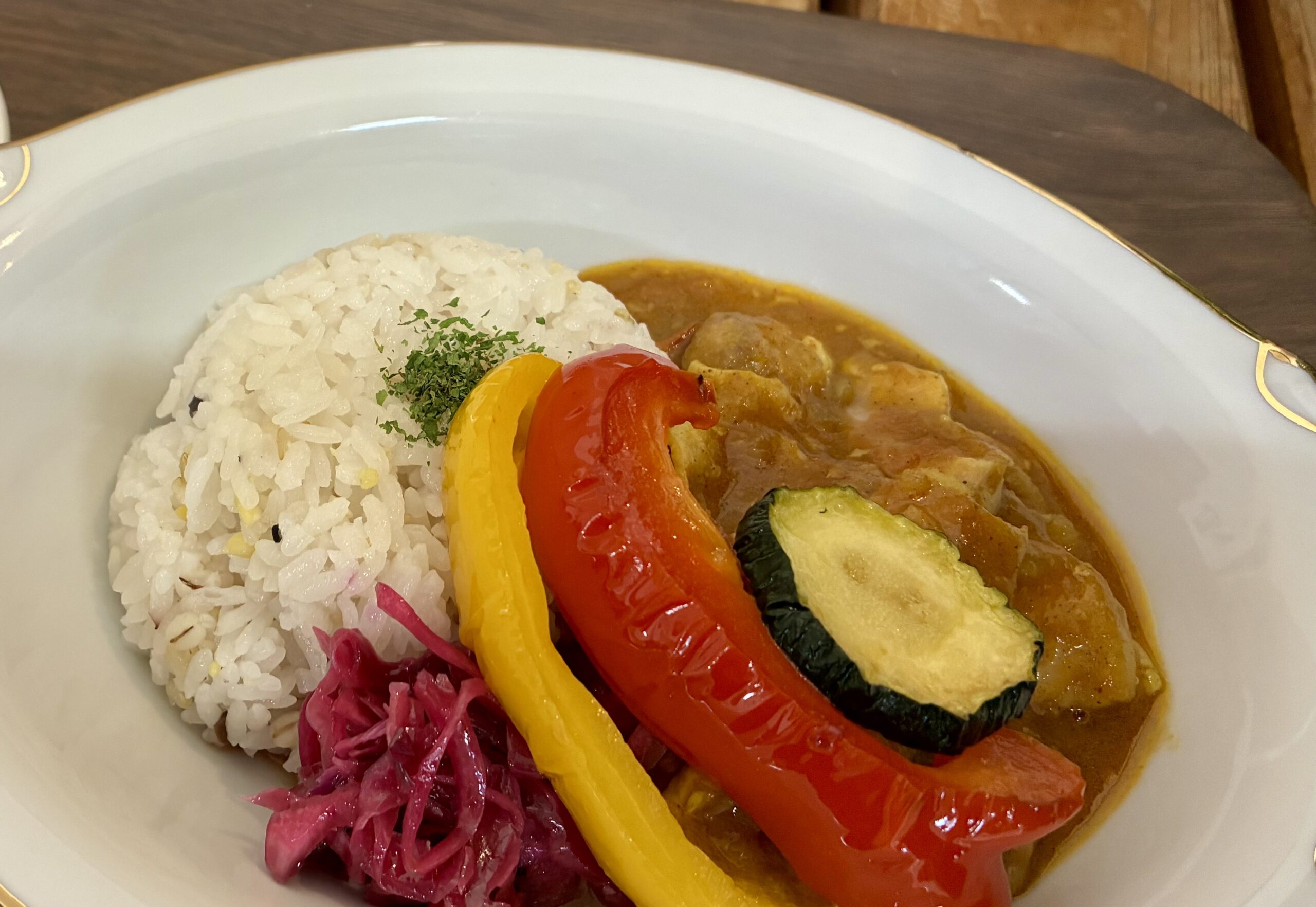 夏の薬膳カレーの写真